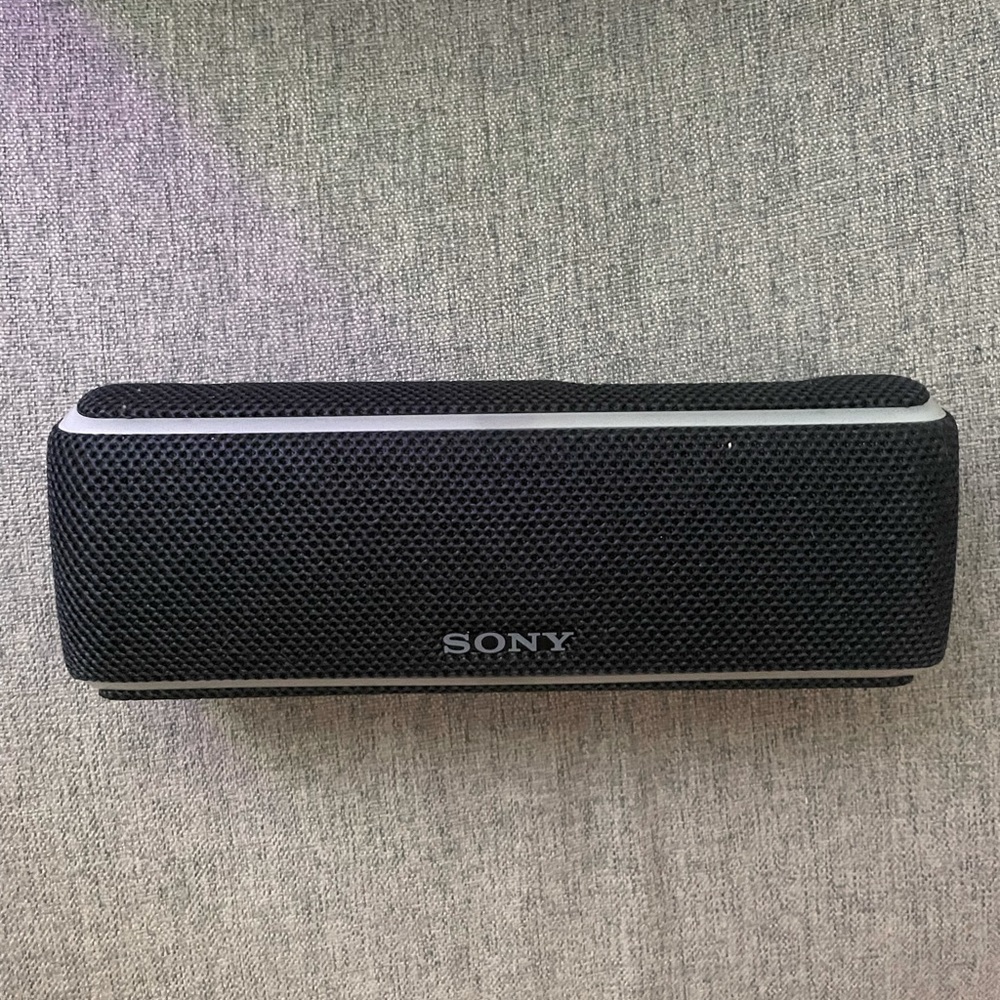 MINI SONY BLUETOOTH SPEAKER.